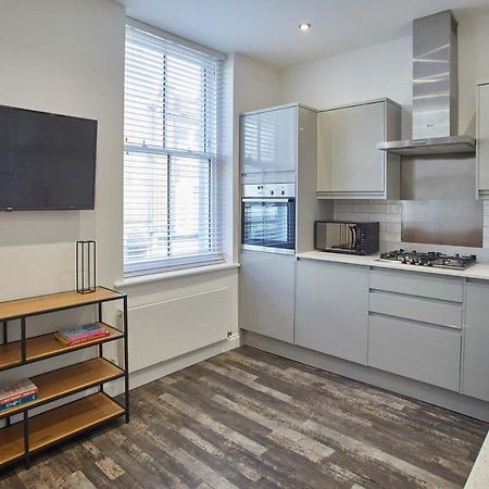 Host & Stay - Apartment One, Hudsons Yard House Уитби Экстерьер фото
