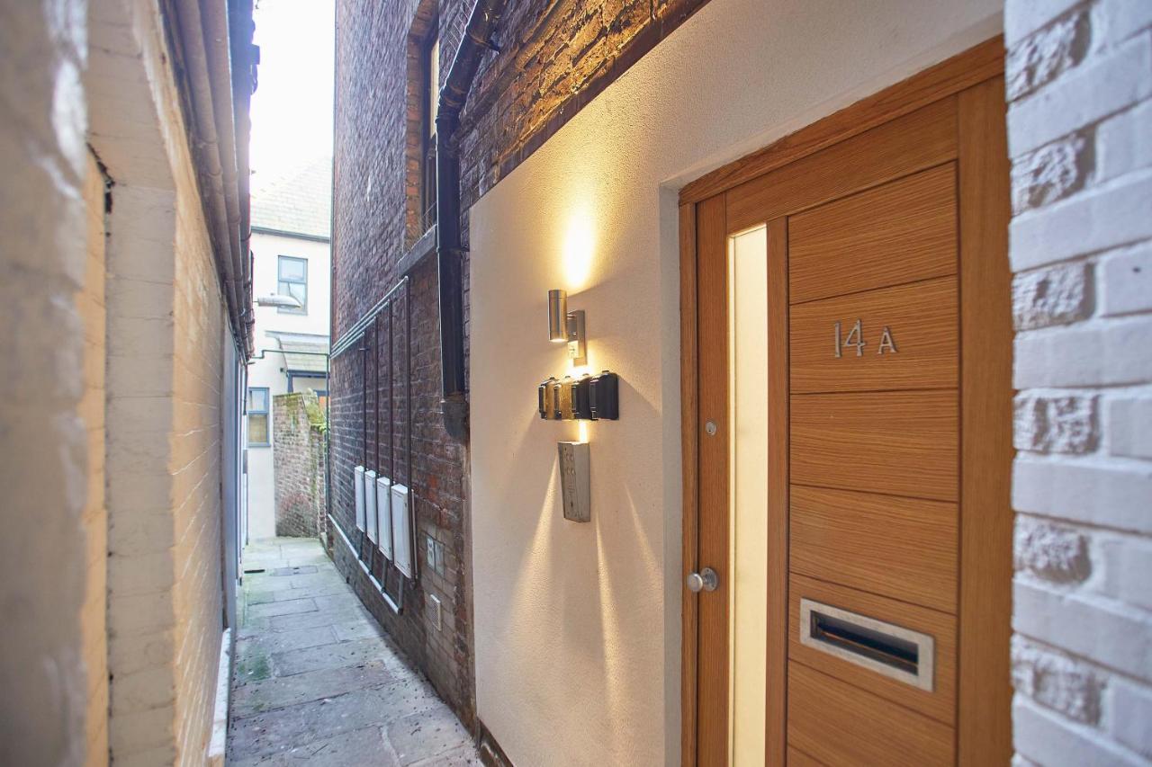 Host & Stay - Apartment One, Hudsons Yard House Уитби Экстерьер фото